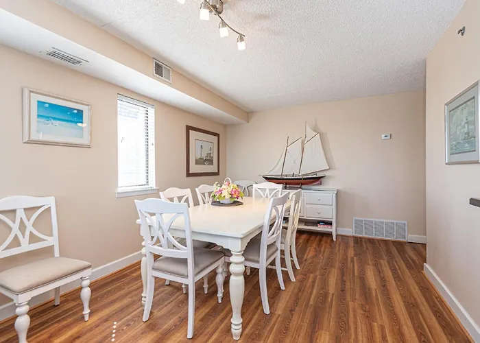 Oceanfront Capri Indoor Pool Tennis Pickleball And Balcony Holiday home Ocean City