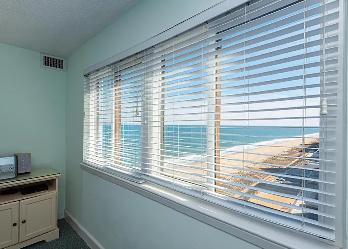Oceanfront Capri Indoor Pool Tennis Pickleball And Balcony Holiday home