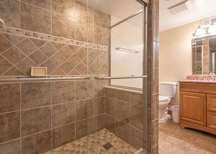 Oceanfront Capri Indoor Pool Tennis Pickleball And Balcony *