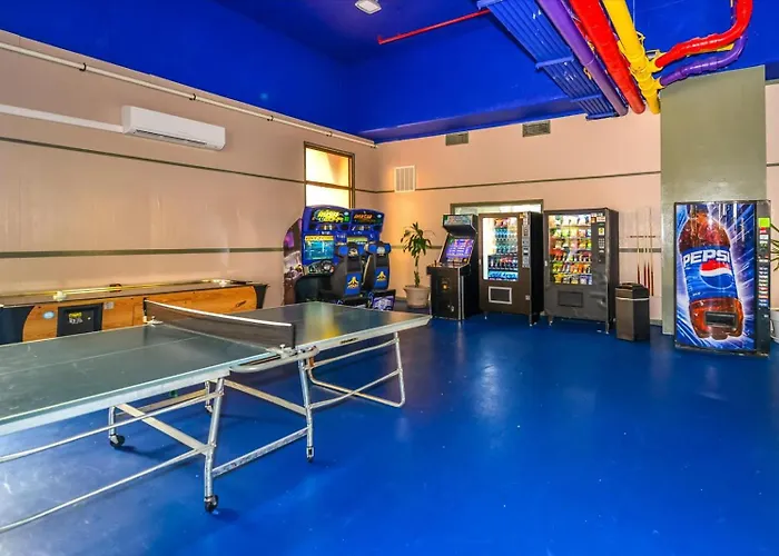 Oceanfront Capri Indoor Pool Tennis Pickleball And Balcony Holiday home