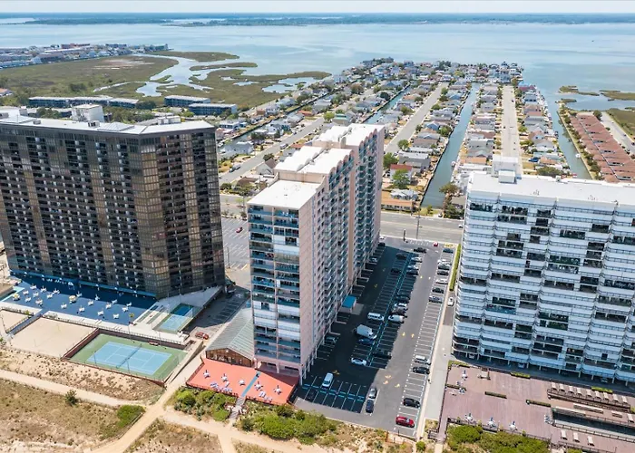Oceanfront Capri Indoor Pool Tennis Pickleball And Balcony Holiday home